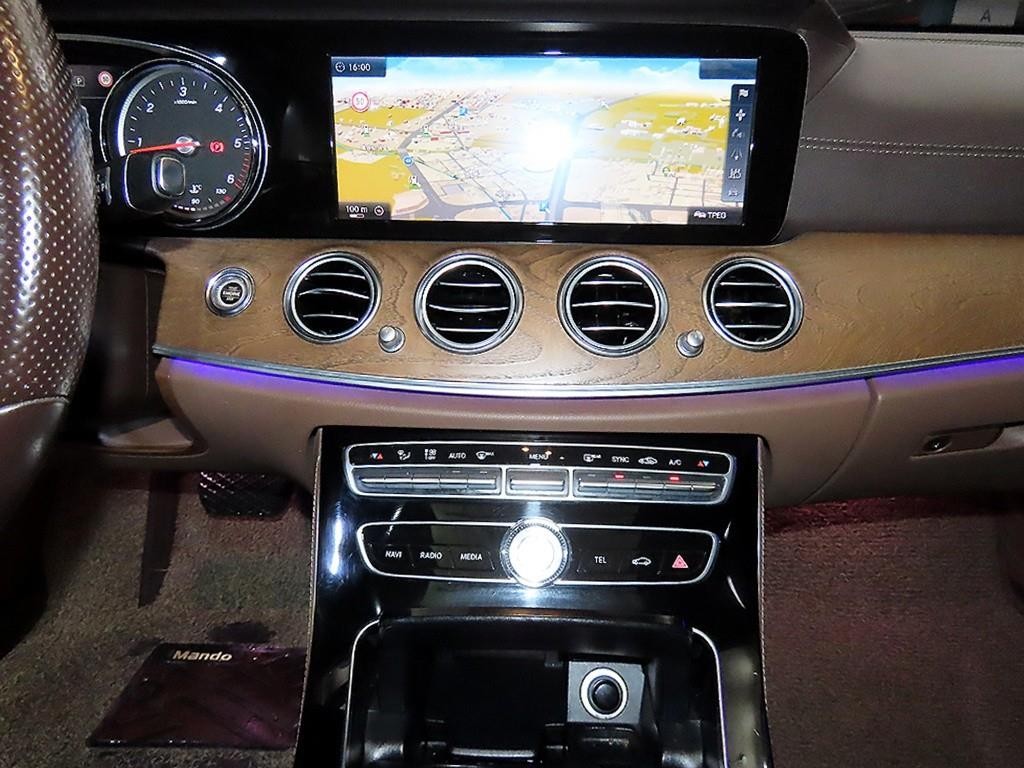 벤츠 E 클래스 E-클래스 W213 E220d 익스클루시브 이미지 11