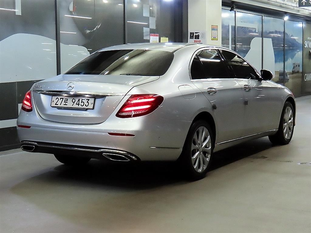 벤츠 E 클래스 E-클래스 W213 E220d 익스클루시브 이미지 4