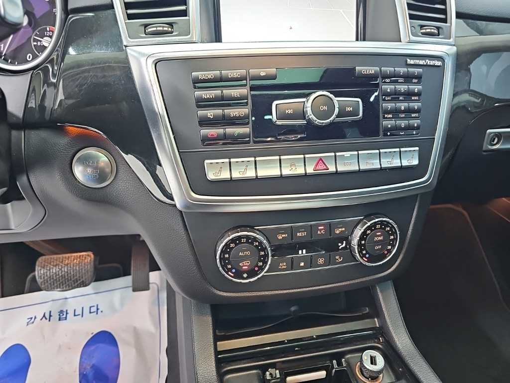 벤츠 M 클래스 뉴 M클래스 W166 ML350 블루텍 4매틱 이미지 10