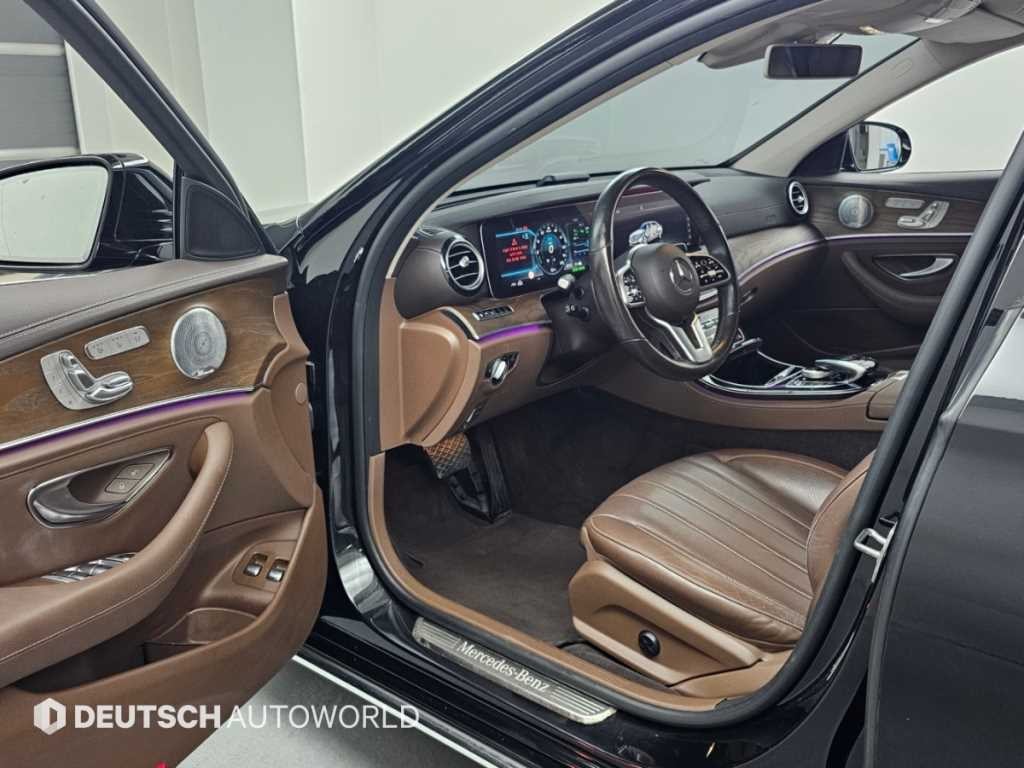 벤츠 E 클래스 E-클래스 W213 E300e 4MATIC 익스클루시브 이미지 11