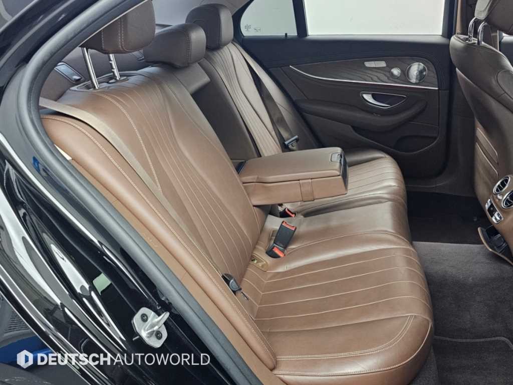 벤츠 E 클래스 E-클래스 W213 E300e 4MATIC 익스클루시브 이미지 12