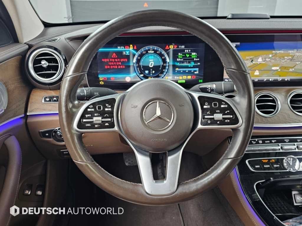 벤츠 E 클래스 E-클래스 W213 E300e 4MATIC 익스클루시브 이미지 13
