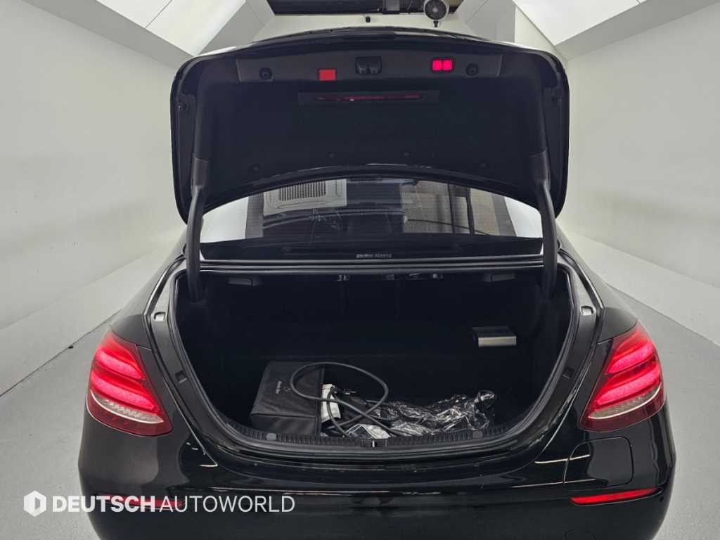 벤츠 E 클래스 E-클래스 W213 E300e 4MATIC 익스클루시브 이미지 19