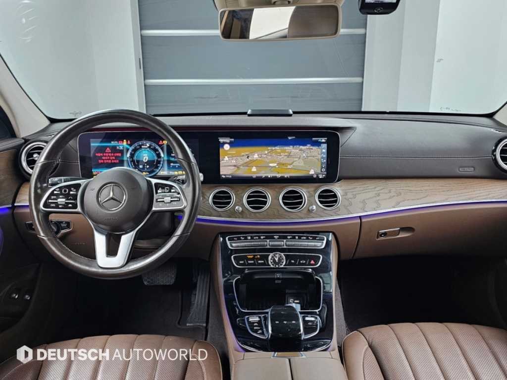 벤츠 E 클래스 E-클래스 W213 E300e 4MATIC 익스클루시브 이미지 7