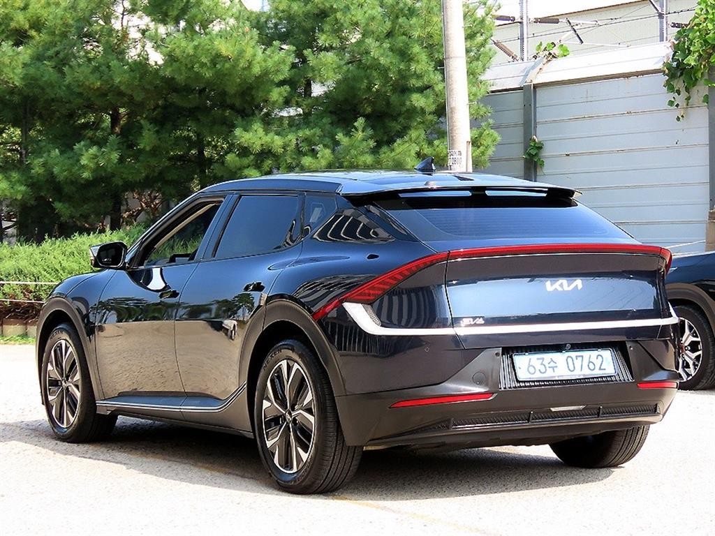 기아 EV6 스탠다드 AWD 에어 이미지 3