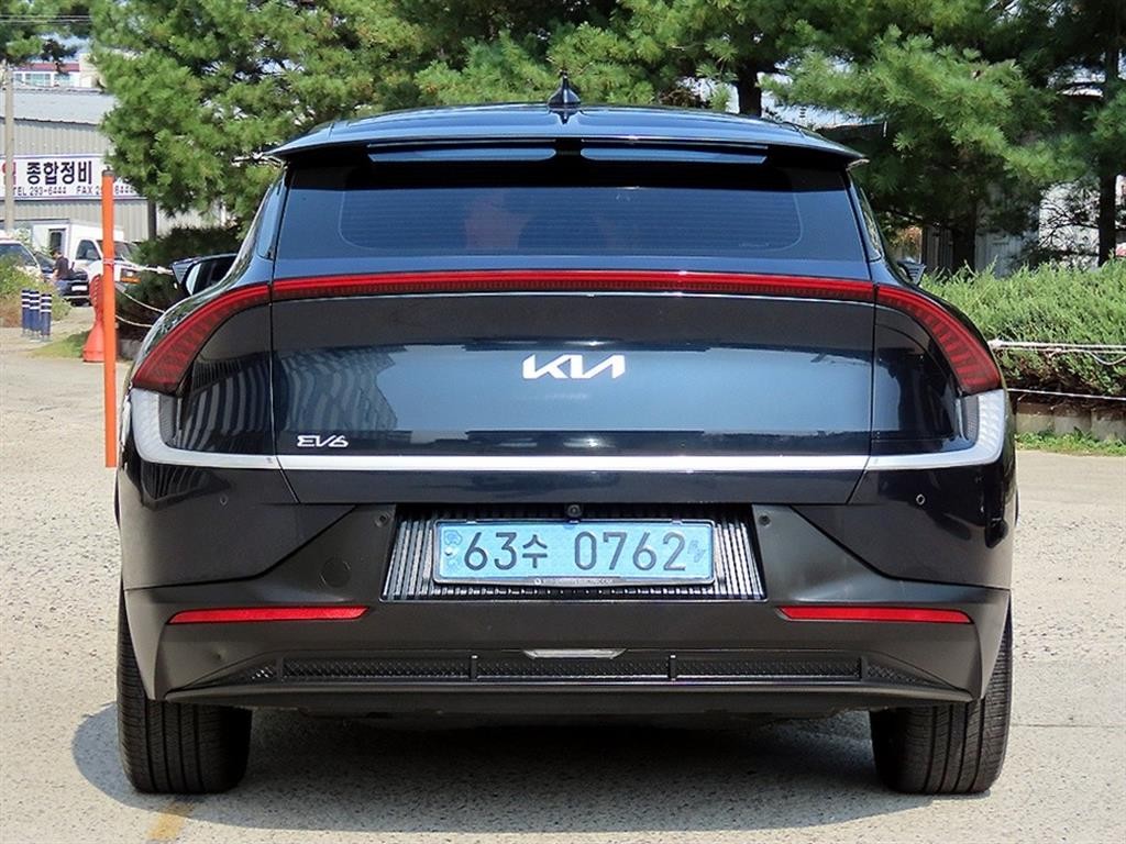 기아 EV6 스탠다드 AWD 에어 이미지 4