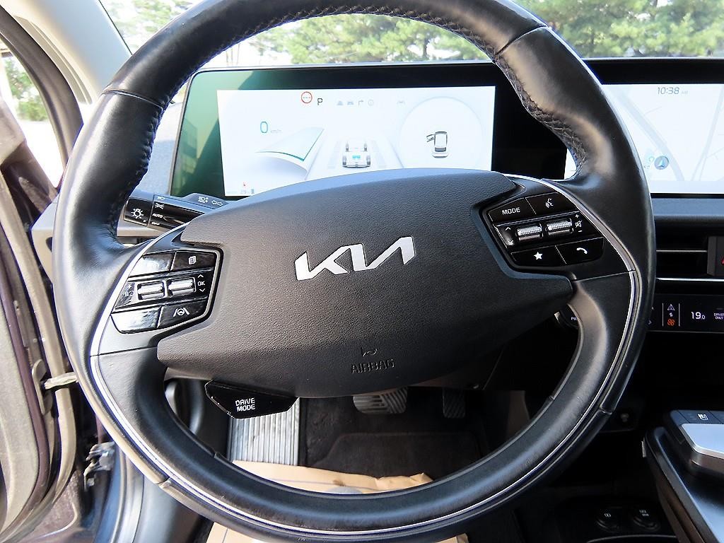기아 EV6 스탠다드 AWD 에어 이미지 8