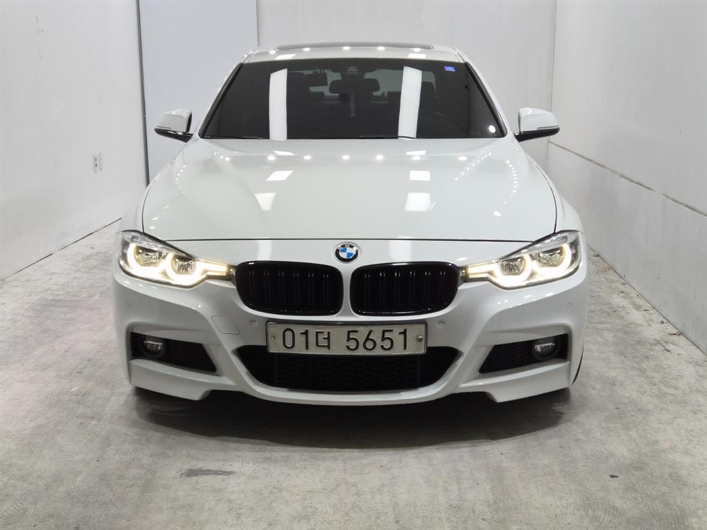 BMW 3시리즈 3시리즈 (F30) 320i M 스포츠 이미지 1