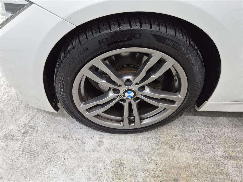 BMW 3시리즈 3시리즈 (F30) 320i M 스포츠 이미지 17