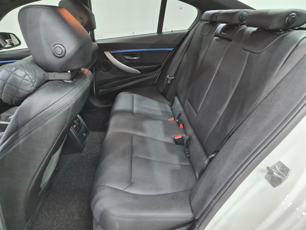 BMW 3시리즈 3시리즈 (F30) 320i M 스포츠 이미지 5