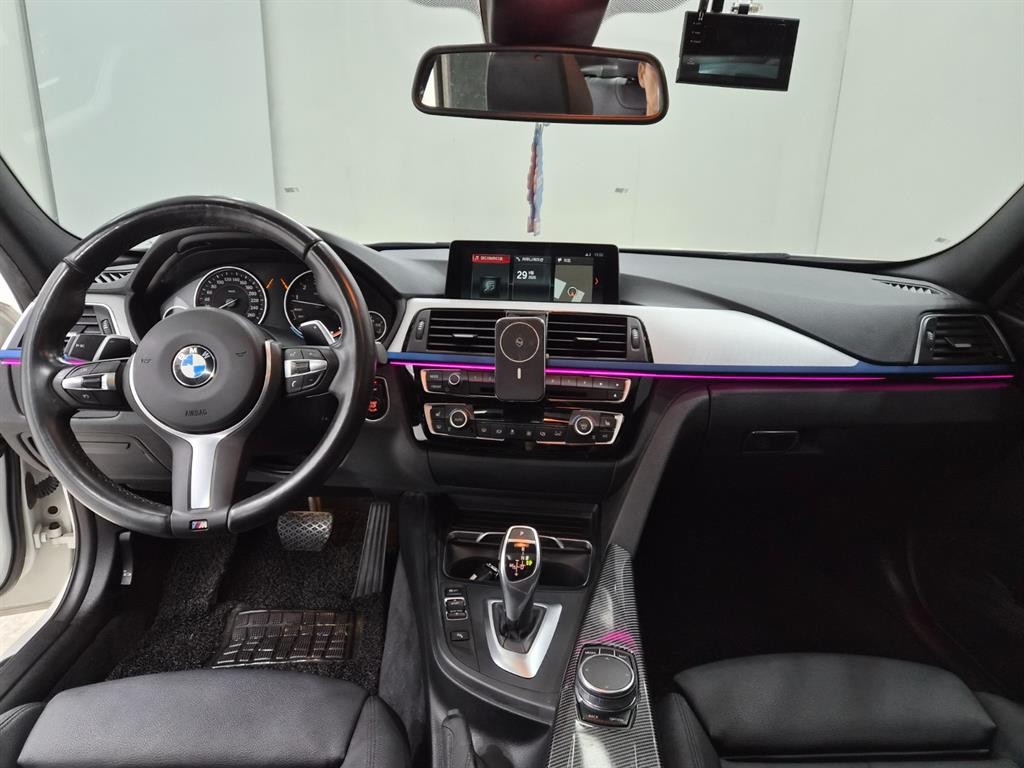 BMW 3시리즈 3시리즈 (F30) 320i M 스포츠 이미지 6