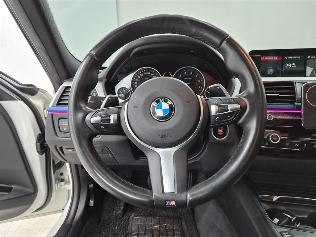 BMW 3시리즈 3시리즈 (F30) 320i M 스포츠 이미지 7