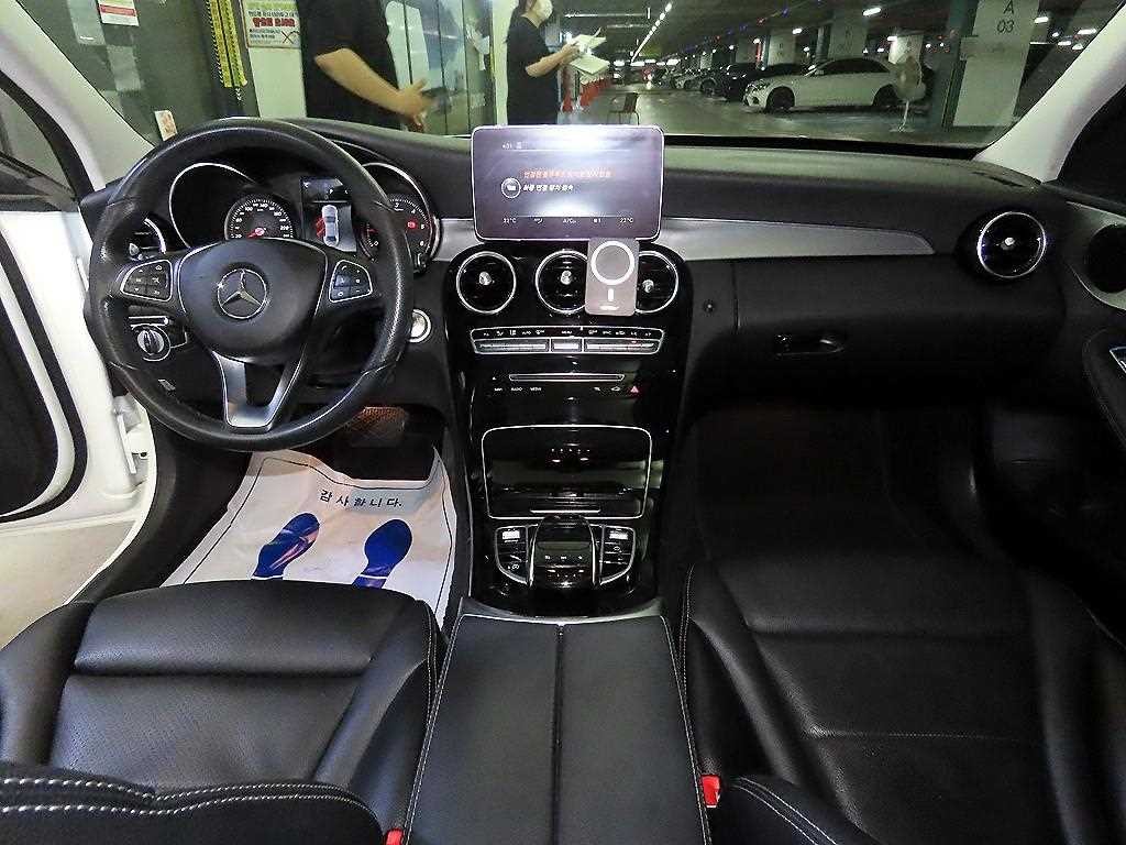 벤츠 C 클래스 C클래스 W205 C220 d 아방가르드 이미지 10