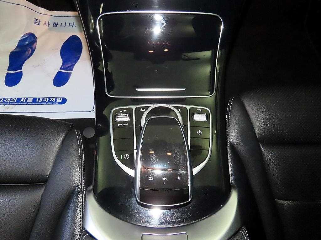 벤츠 C 클래스 C클래스 W205 C220 d 아방가르드 이미지 12