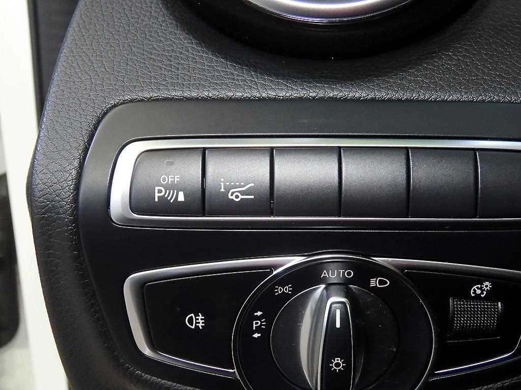 벤츠 C 클래스 C클래스 W205 C220 d 아방가르드 이미지 15