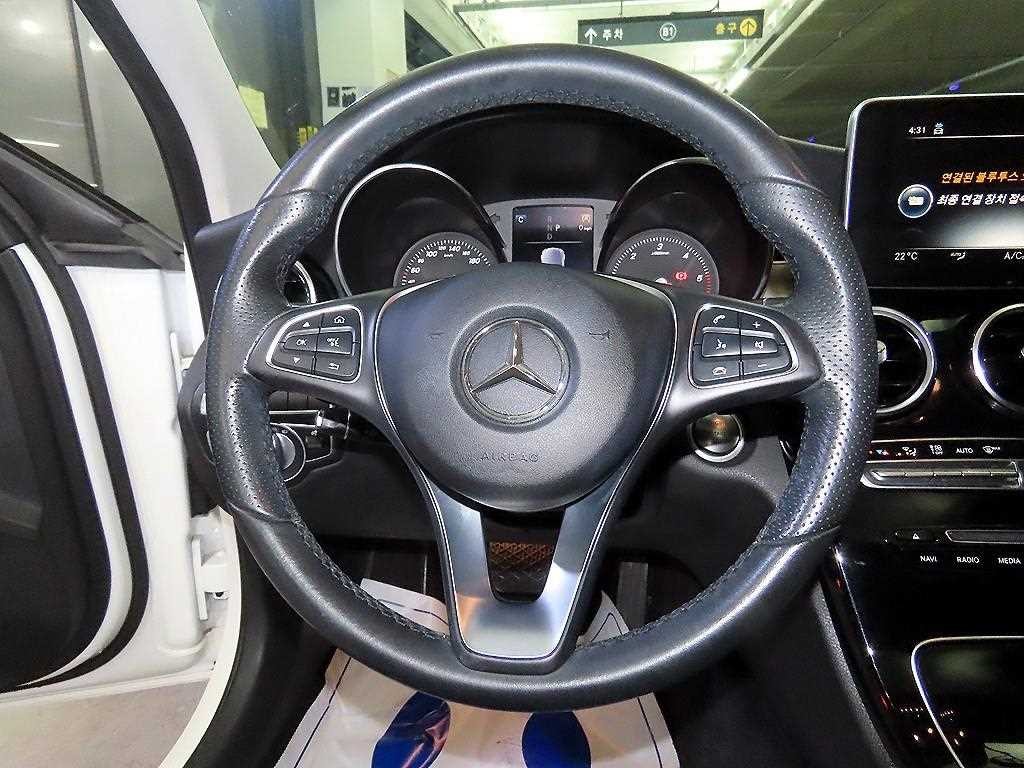 벤츠 C 클래스 C클래스 W205 C220 d 아방가르드 이미지 8