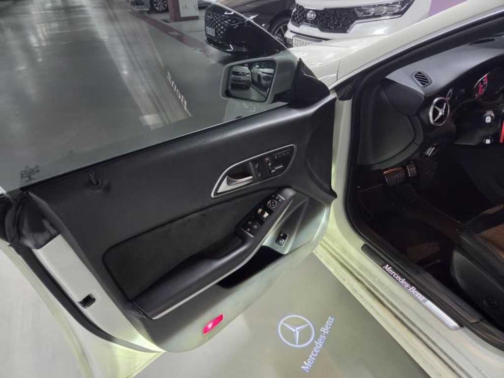 벤츠 CLA 클래스 CLA클래스 CLA 250 4MATIC 이미지 5