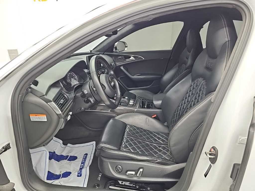 아우디 S6 4.0 TFSI 콰트로 스포츠 디자인 이미지 11