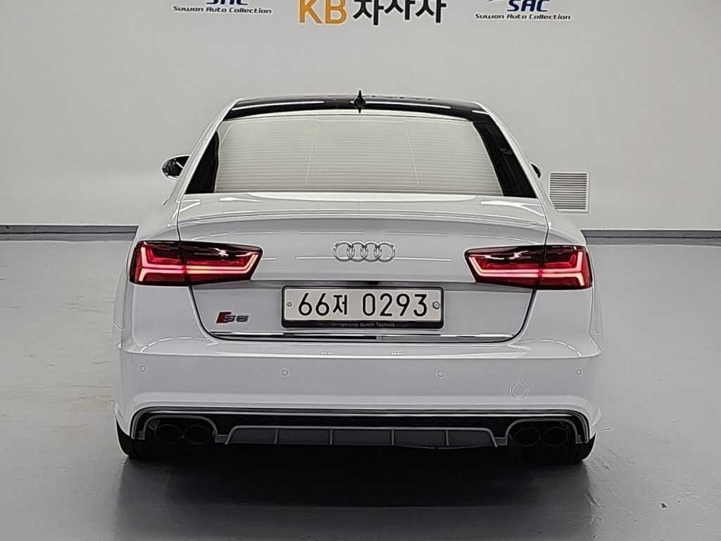 아우디 S6 4.0 TFSI 콰트로 스포츠 디자인 이미지 3