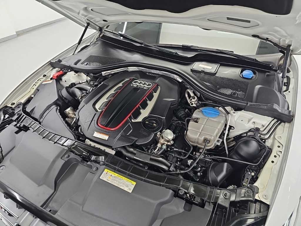아우디 S6 4.0 TFSI 콰트로 스포츠 디자인 이미지 5