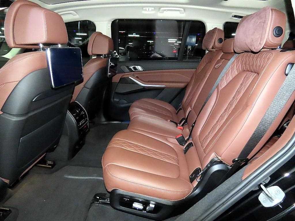 BMW X7 X7 (G07) xDrive 30d 디자인 퓨어 엑셀런스 7인승 이미지 7