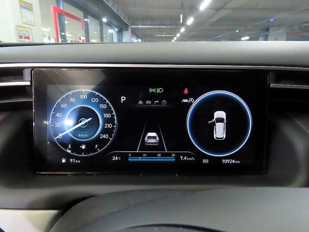 현대 투싼 투싼 (NX4) 가솔린 1.6 터보 2WD 인스퍼레이션 이미지 9