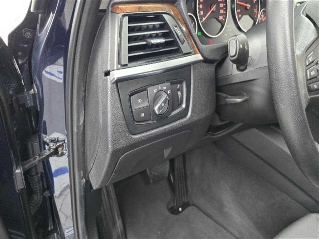 BMW 3시리즈 3시리즈 (F30) 320i 이미지 16