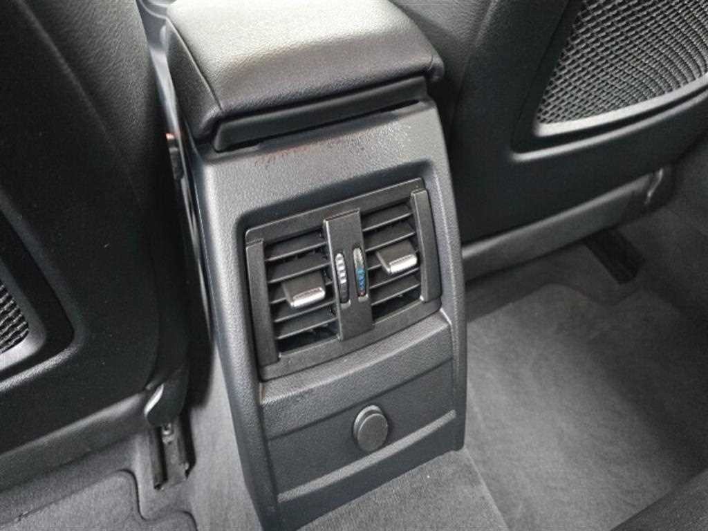 BMW 3시리즈 3시리즈 (F30) 320i 이미지 19