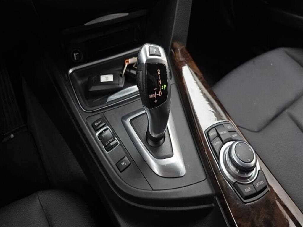 BMW 3시리즈 3시리즈 (F30) 320i 이미지 9