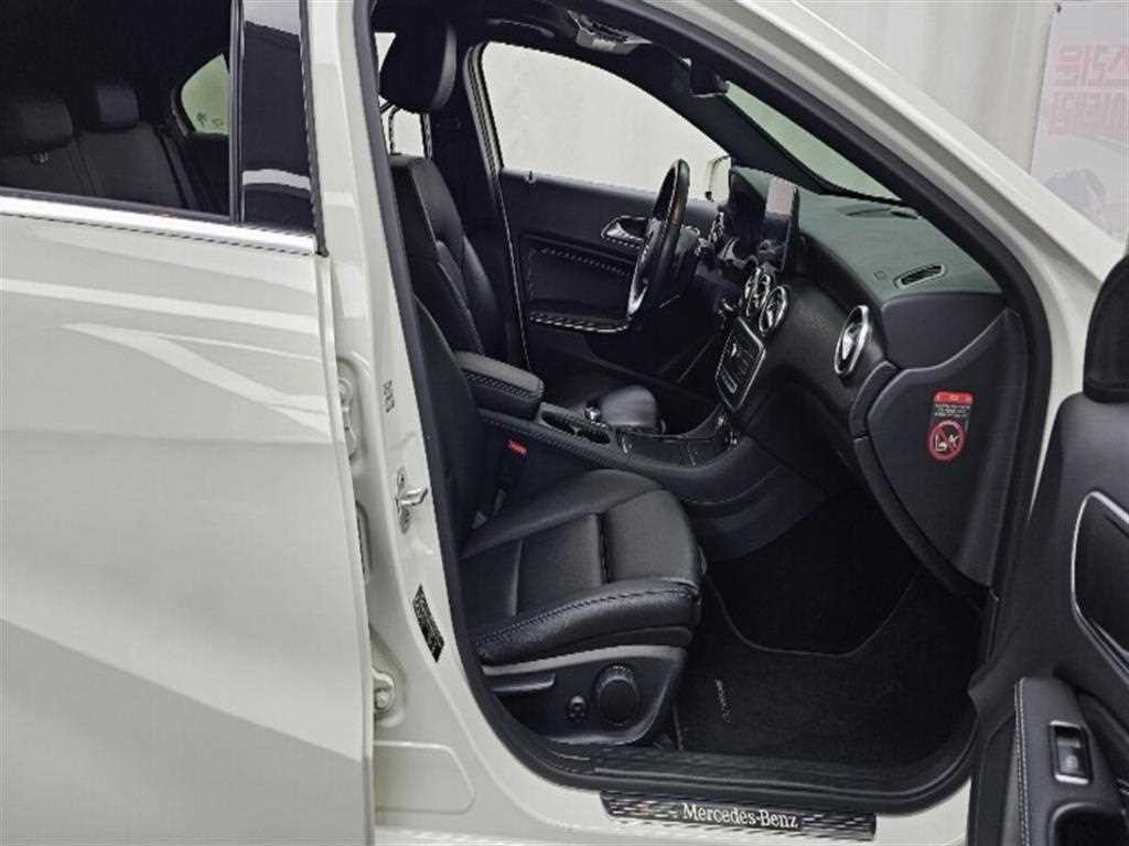 벤츠 A 클래스 A클래스 W176 A200 이미지 11