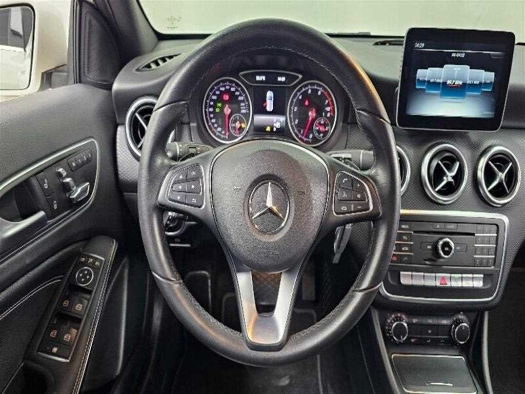 벤츠 A 클래스 A클래스 W176 A200 이미지 13