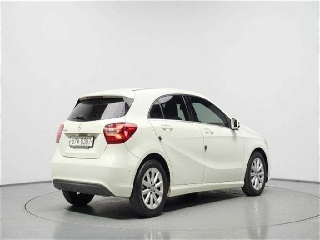 벤츠 A 클래스 A클래스 W176 A200 이미지 4