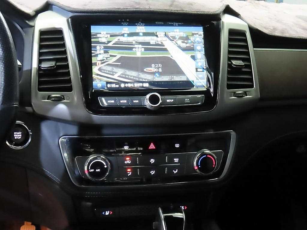 KG모빌리티(쌍용) 렉스턴 G4렉스턴 디젤 2.2 2WD 유라시아 에디션 이미지 11