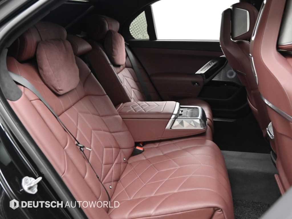 BMW i7 BMW i7 xDrive 60 DPE 이미지 12