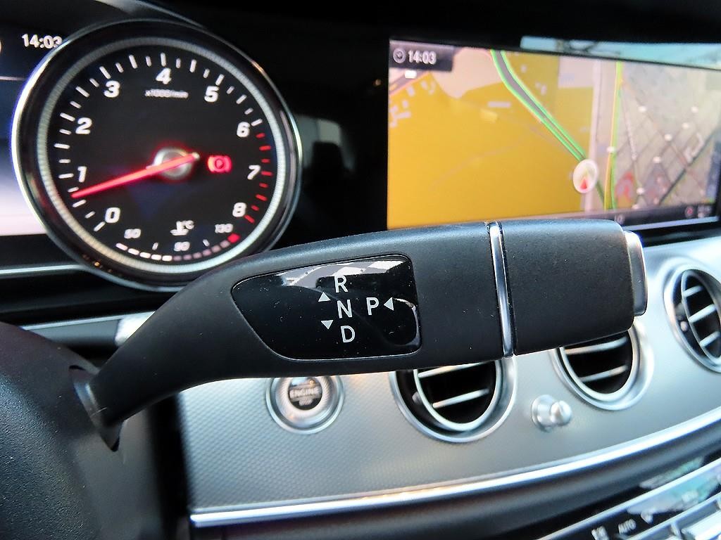 벤츠 E 클래스 E-클래스 W213 E300 아방가르드 이미지 10