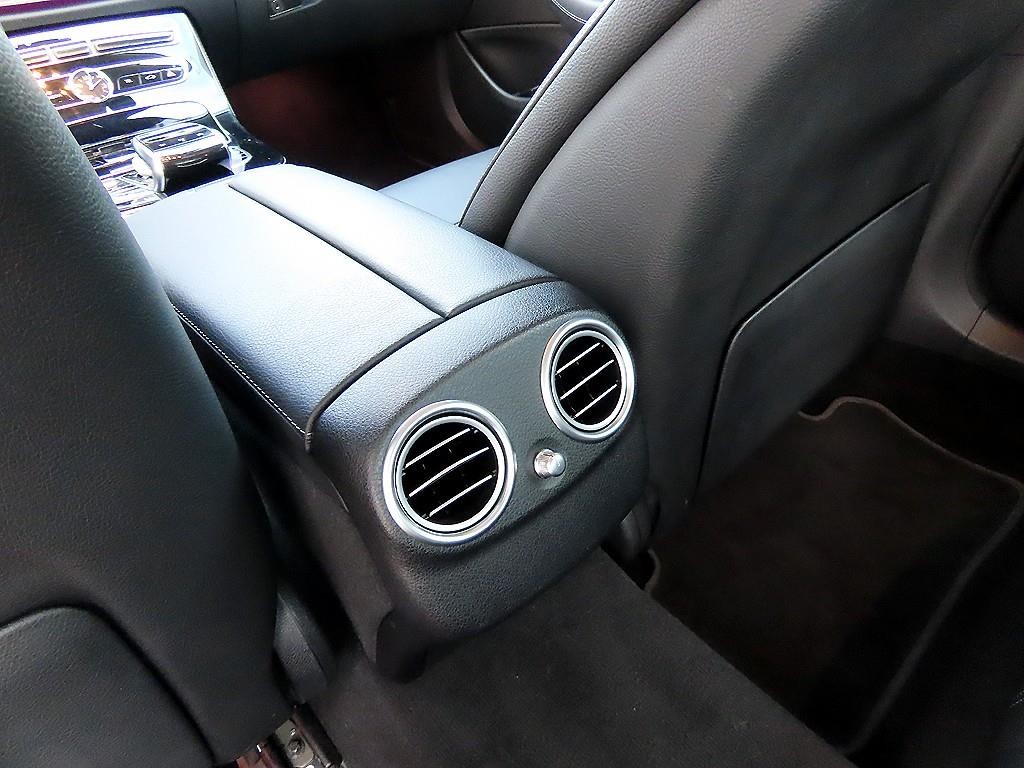 벤츠 E 클래스 E-클래스 W213 E300 아방가르드 이미지 16