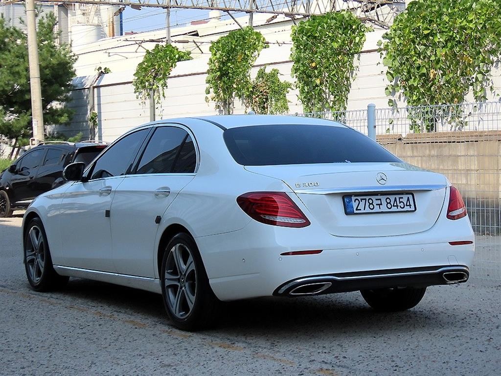 벤츠 E 클래스 E-클래스 W213 E300 아방가르드 이미지 3