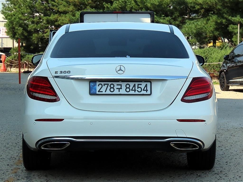 벤츠 E 클래스 E-클래스 W213 E300 아방가르드 이미지 4