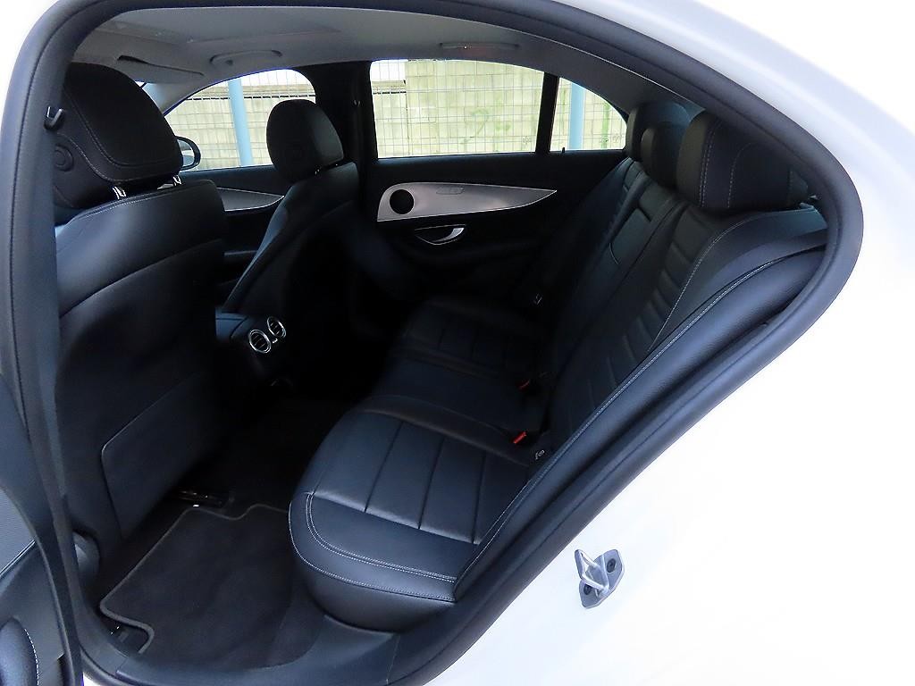 벤츠 E 클래스 E-클래스 W213 E300 아방가르드 이미지 6