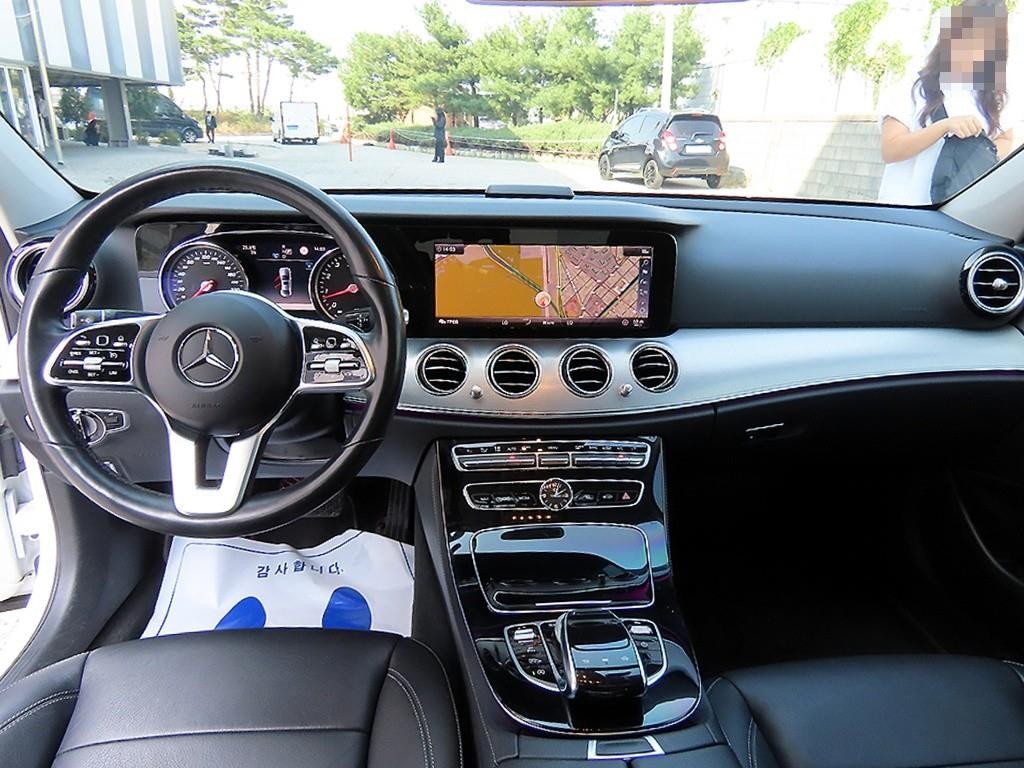 벤츠 E 클래스 E-클래스 W213 E300 아방가르드 이미지 7