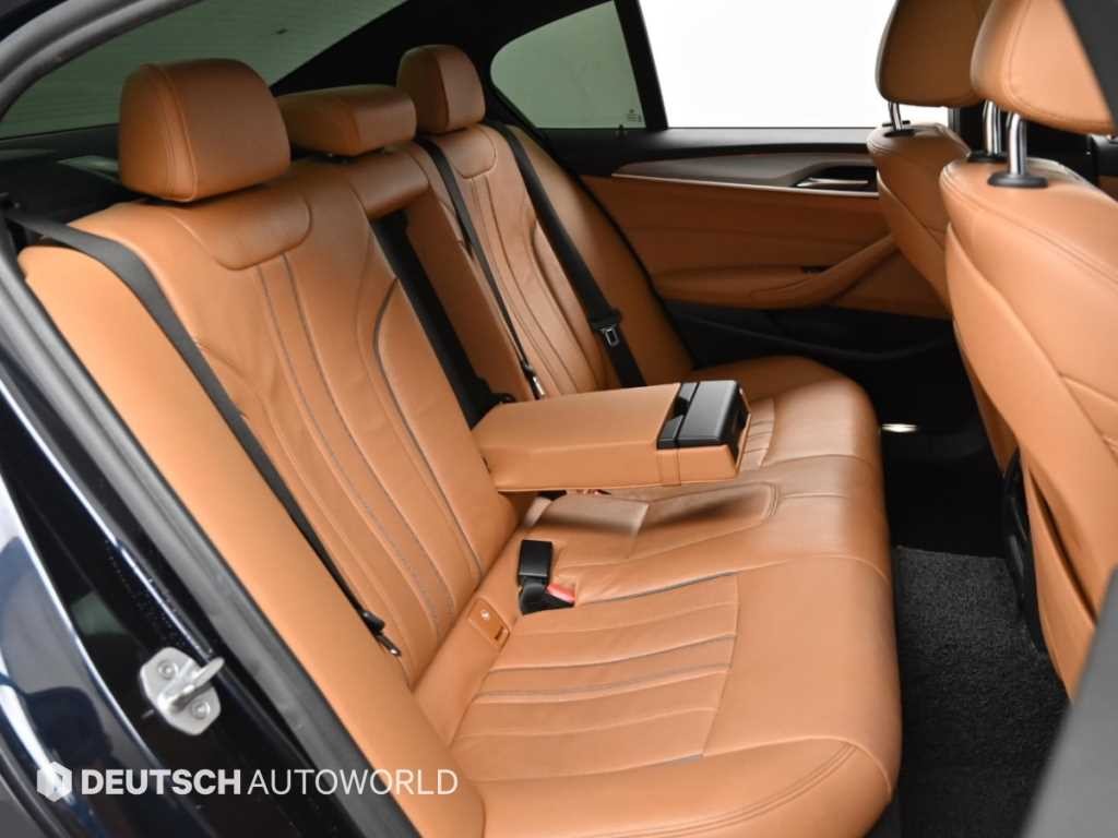 BMW 5시리즈 5시리즈 (G30) 520d xDrive M 스포츠 이미지 12
