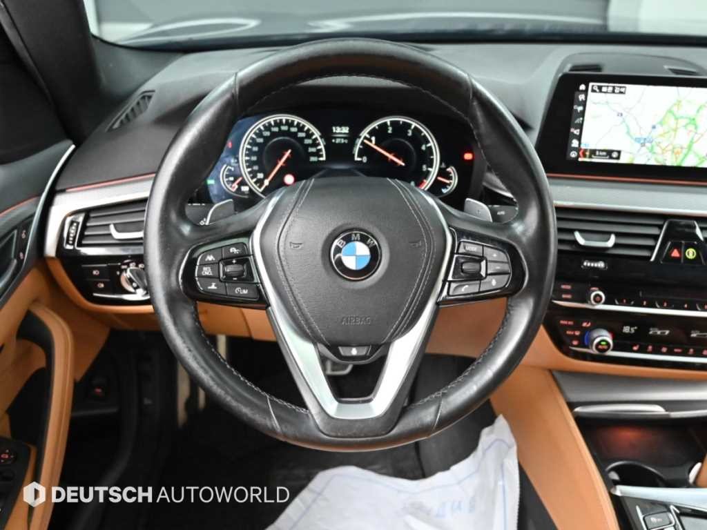 BMW 5시리즈 5시리즈 (G30) 520d xDrive M 스포츠 이미지 13