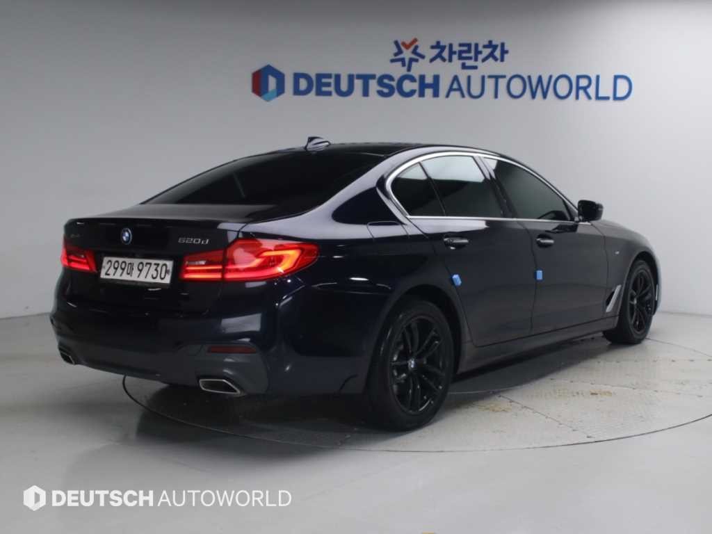 BMW 5시리즈 5시리즈 (G30) 520d xDrive M 스포츠 이미지 2