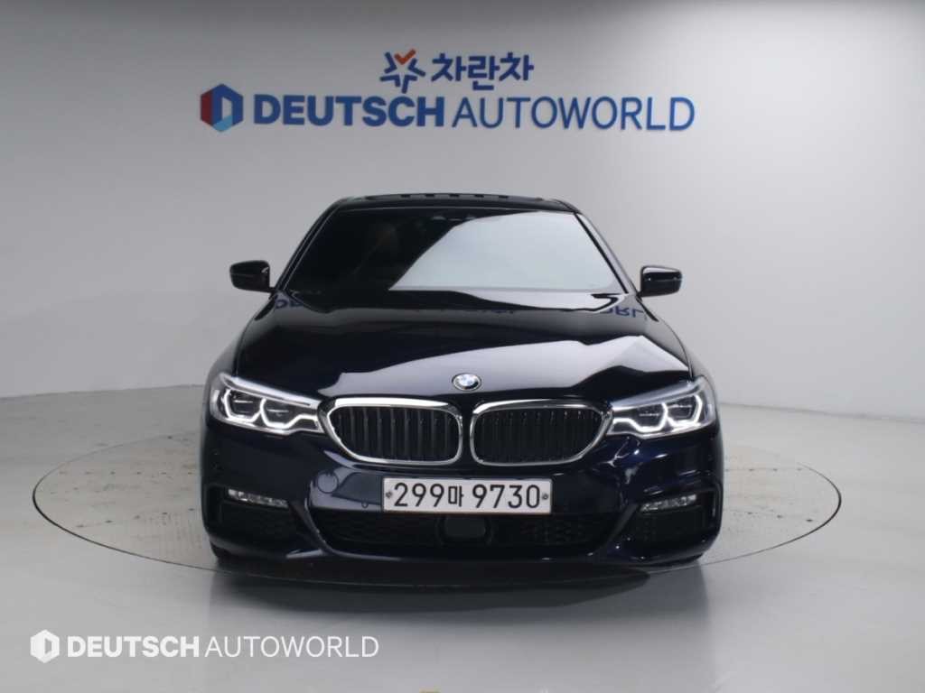 BMW 5시리즈 5시리즈 (G30) 520d xDrive M 스포츠 이미지 3