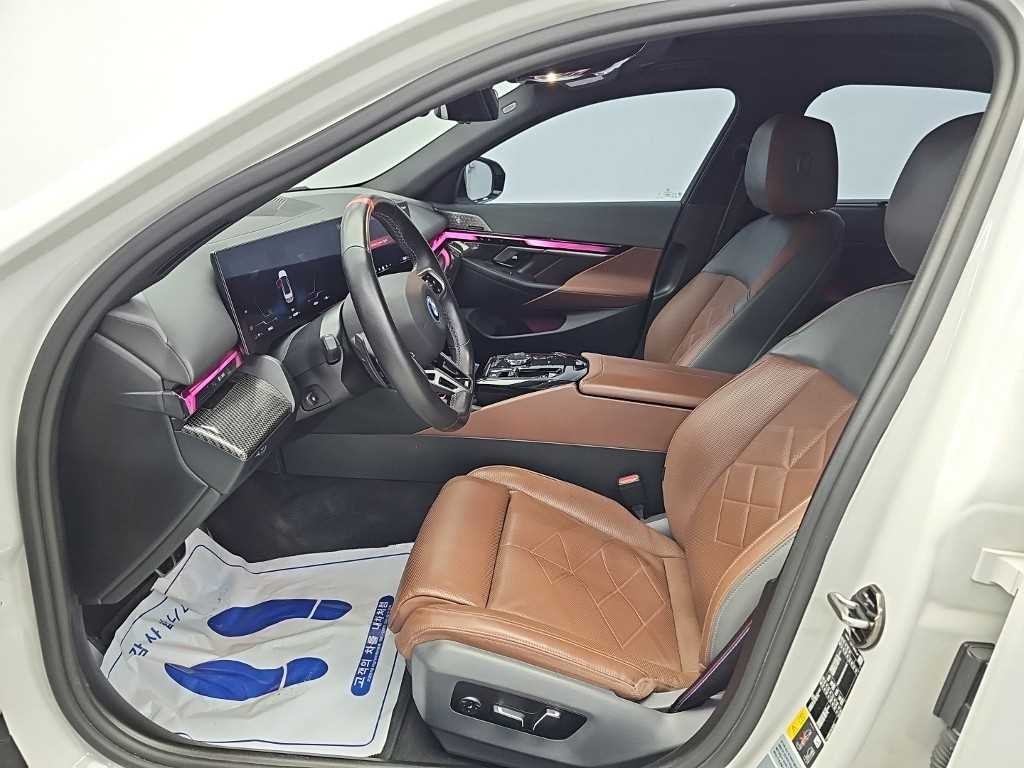 BMW i5 M60 xDrive 이미지 11