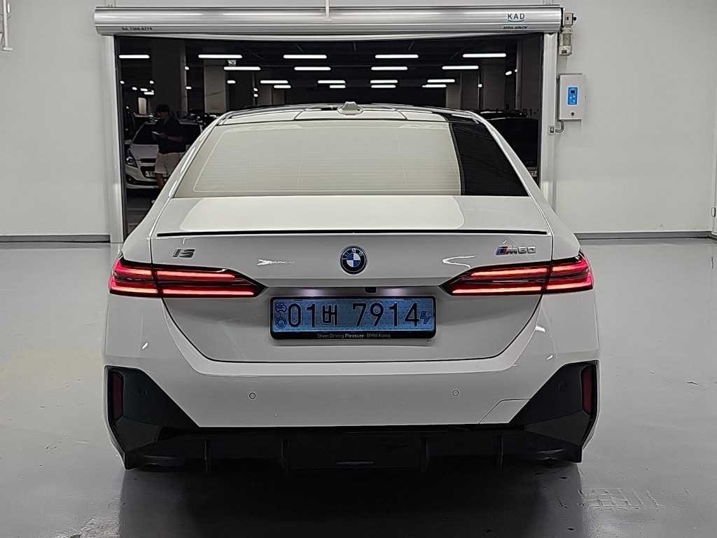 BMW i5 M60 xDrive 이미지 3