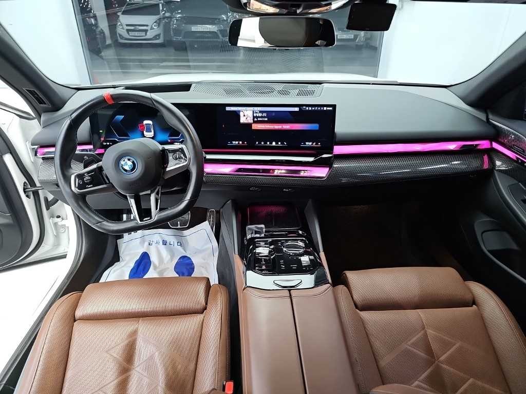 BMW i5 M60 xDrive 이미지 7