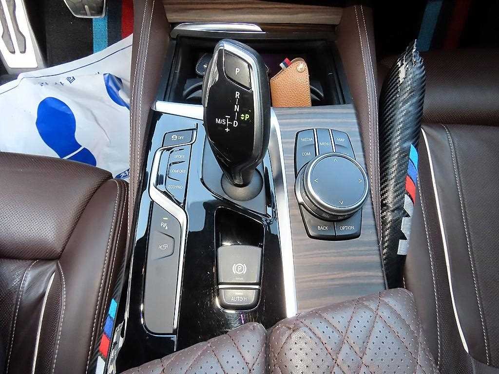 BMW 5시리즈 5시리즈 (G30) 520d xDrive M 스포츠 플러스 이미지 11