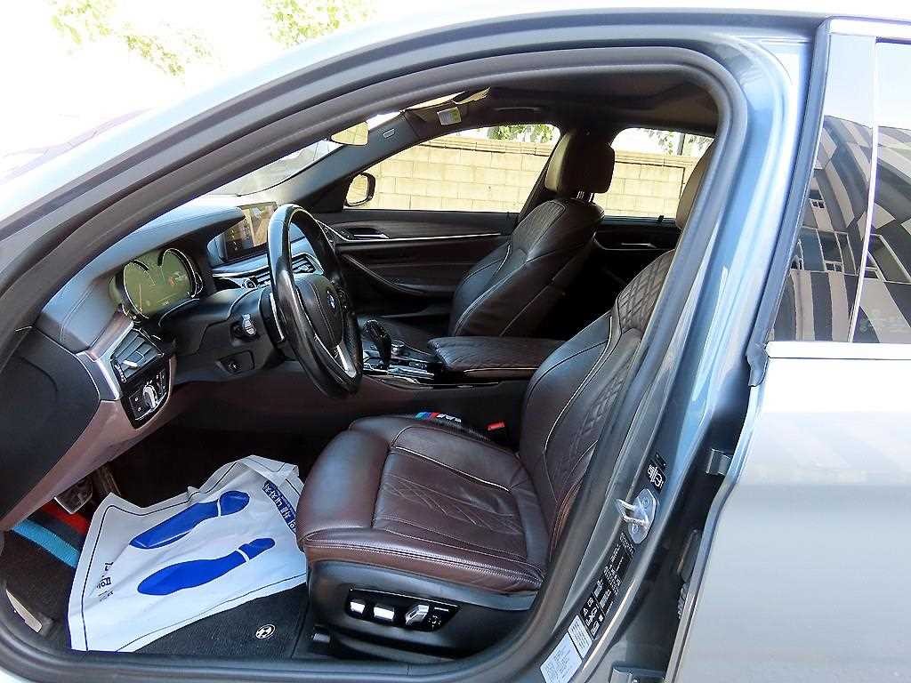 BMW 5시리즈 5시리즈 (G30) 520d xDrive M 스포츠 플러스 이미지 5