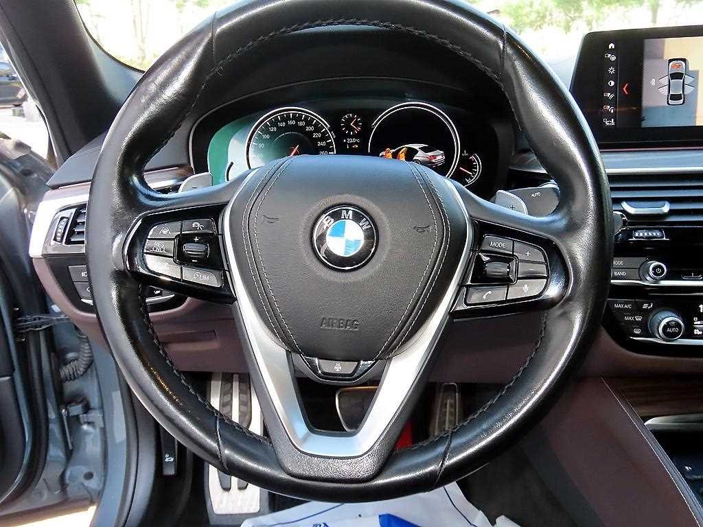 BMW 5시리즈 5시리즈 (G30) 520d xDrive M 스포츠 플러스 이미지 8